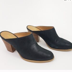 Nine West Hannah Mule Clogs
Black Leather Block Heel Almond Toe
Chunky Heel Sz 8